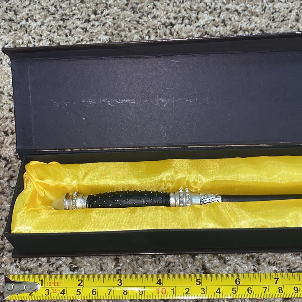 💋Narcissa Malfoy Harry Potter Wand in Original Release Deathly Hallows part 2! - Picture 5 of 12
